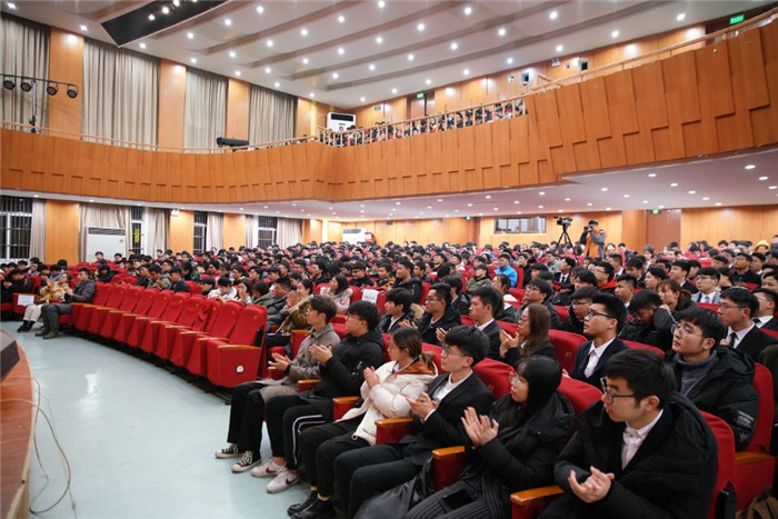 学生工作总结表彰大会1.jpg