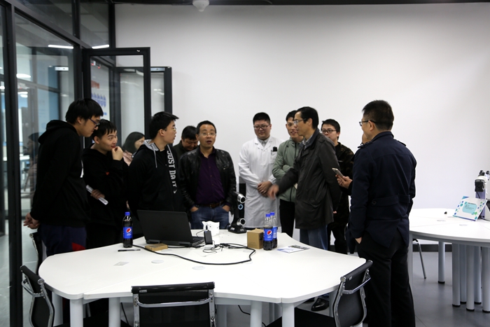 微信图片_20181205220729_副本700.jpg