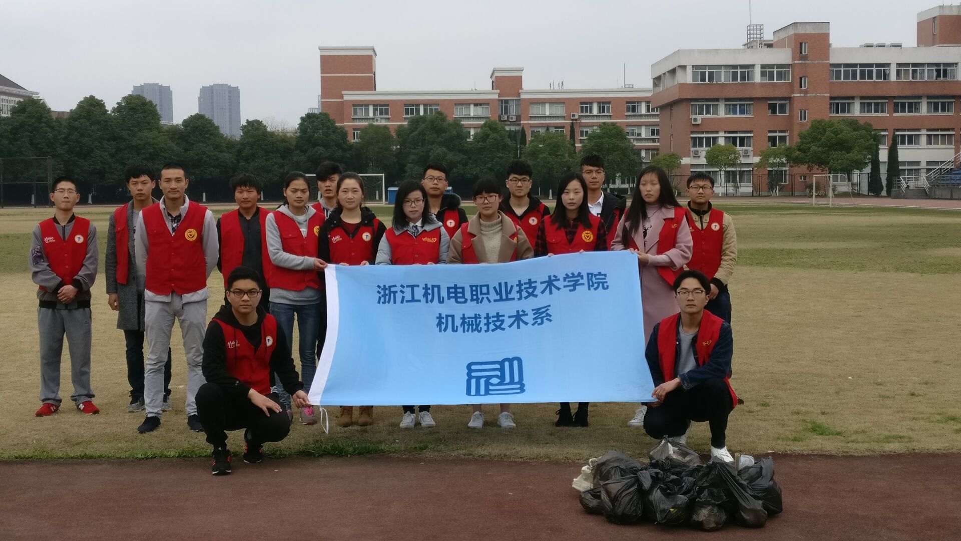 QQ图片20170315114522.jpg